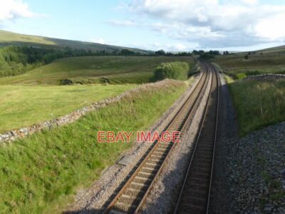 PHOTO  LOOKING TOWARDS AIS GILL SUMMIT THE FAMOUS SETTLE TO CARLISLE LINE OPENED