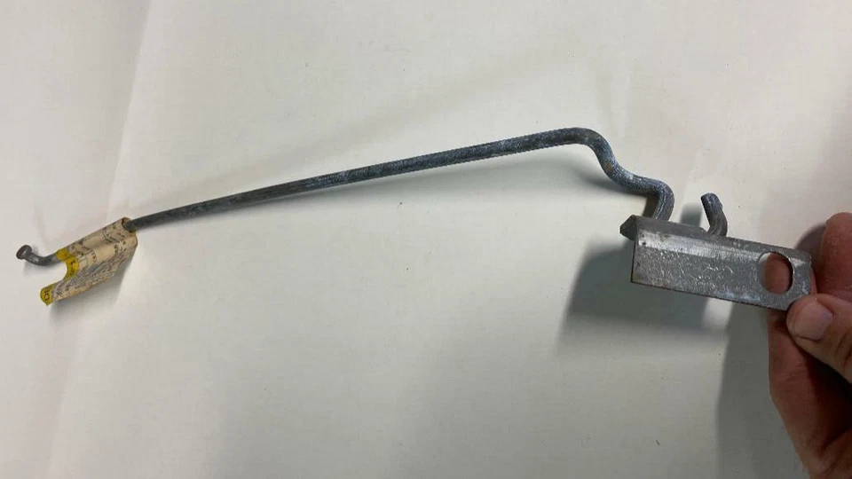 91-95 DODGE CARAVAN HOOD PROP P/N 5255619 OEM PART VOYAGER/TOWN & COUNTRY - Image 2 of 4