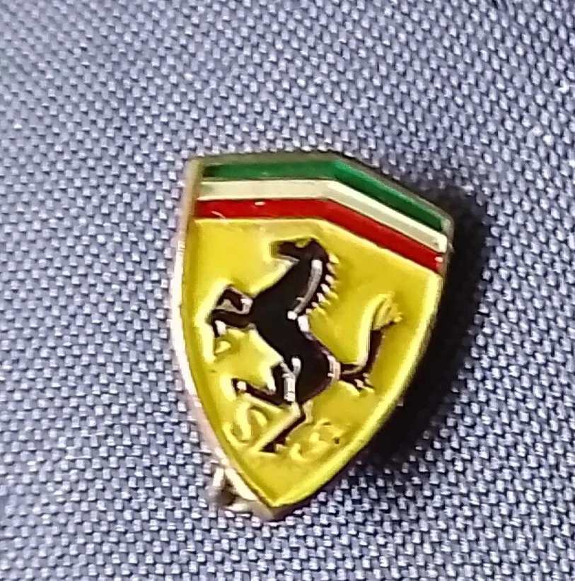 5 PIN'S LOGOS Sigles Automobiles Porsche Ferrari Cadillac Scania