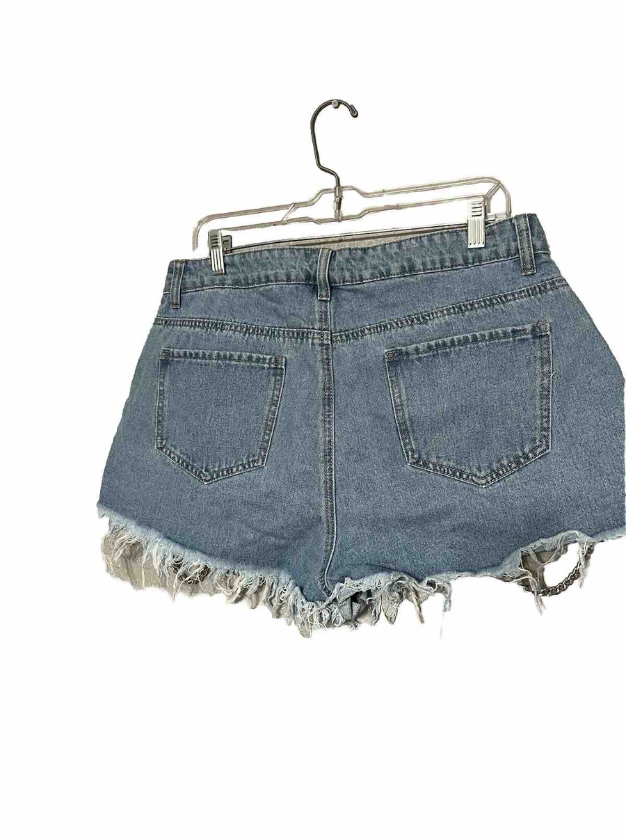 新品　Her lip to Chain Boucle Shorts Bouclé shorts with subtle, sparkly thread - White | SCAYLE