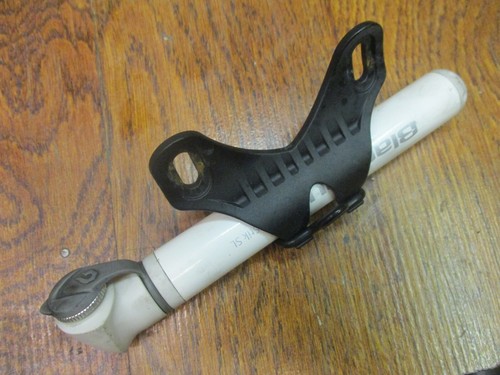 BLACKBURN AIR STIK SL FRAME MOUNT AIR PUMP - Picture 2 of 2