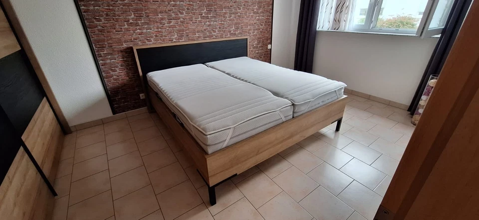 Schlafzimmer Komplettset - Selbstabholung Bett &Schrank - Bild 4 von 4