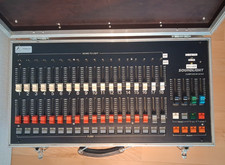 SOUNDLIGHT Compudesk 8418A Lichtmischpult / DMX-Controller / inkl. Case & Kabel