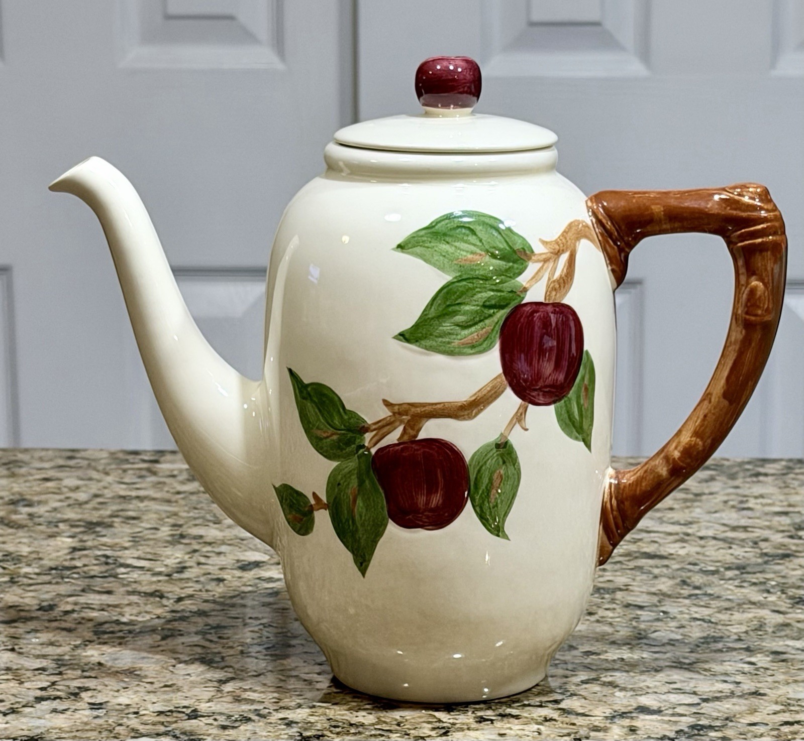 1950&rsquo;s Vintage Franciscan Apple 6-Cup 9&rdquo; Coffee Pot W/Lid&ndash; Made in California