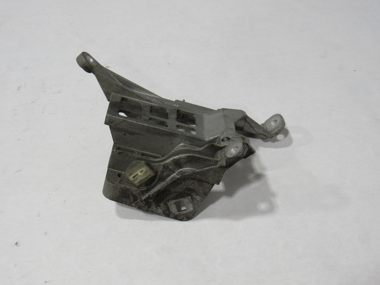 BMW i8 2014-2020 Actuator support bracket