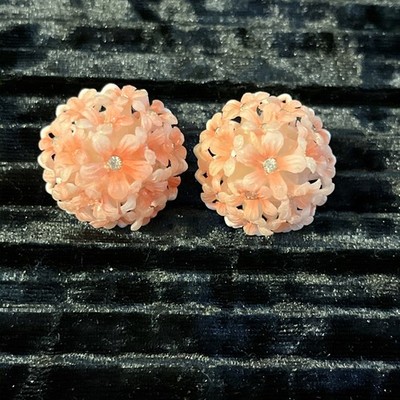 Vintage Pink Acrylic Bushel Of Daisies Austrian Crystals Screw Back Earrings