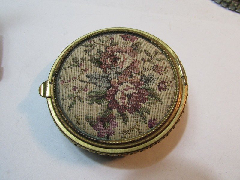 Vintage REX Floral Tapestry Gold Tone Mesh Powder Compact USA  Never Used