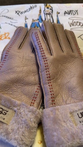 New Women's UGG Pink Shearling Suede Leather Gloves Size M - Picture 13 of 13