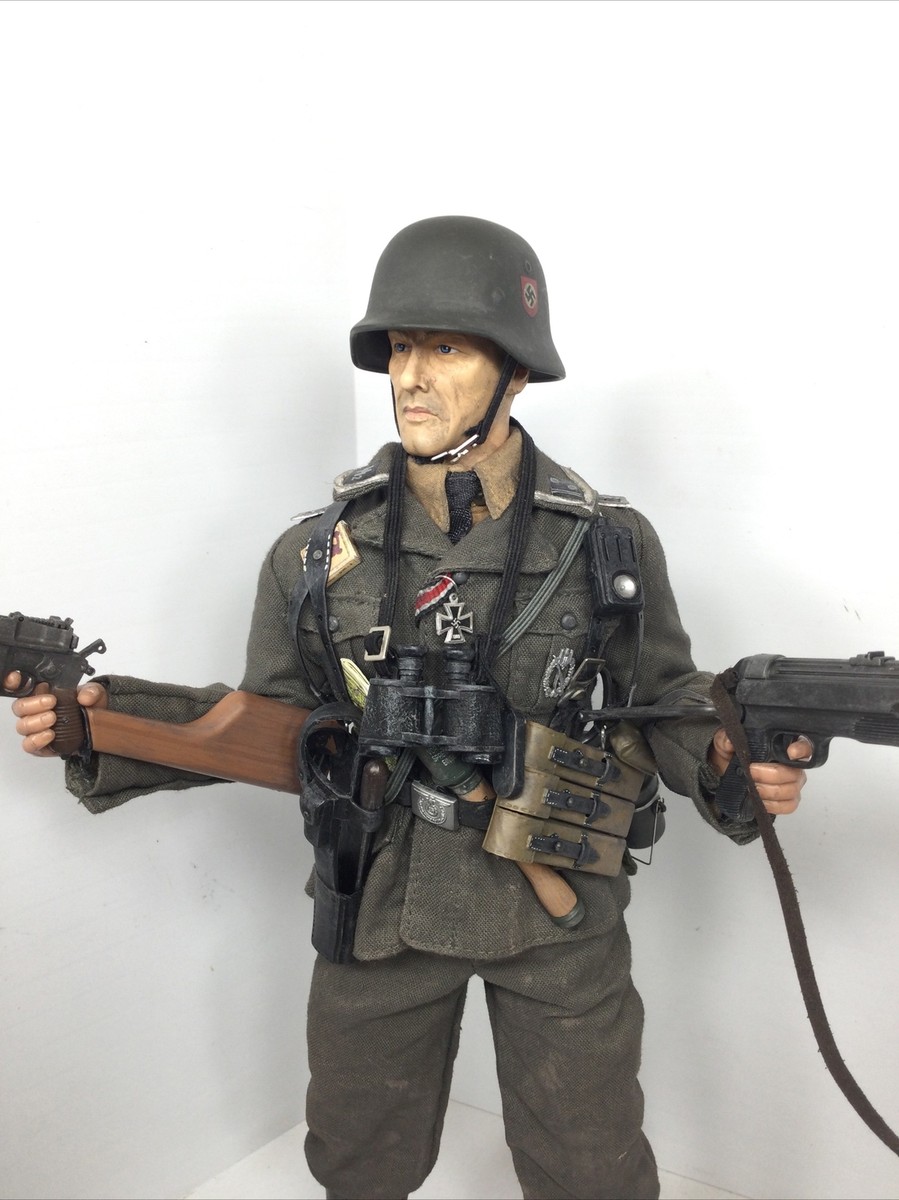 1/6 DRAGON CUSTOM BUILD GERMAN WW2 “GERMANIA” MP-40 MAUSER