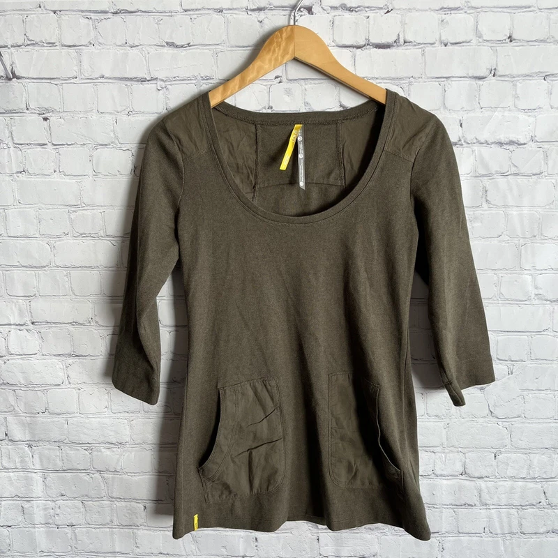 lole 3/4 sleeve scoop neck pockets 