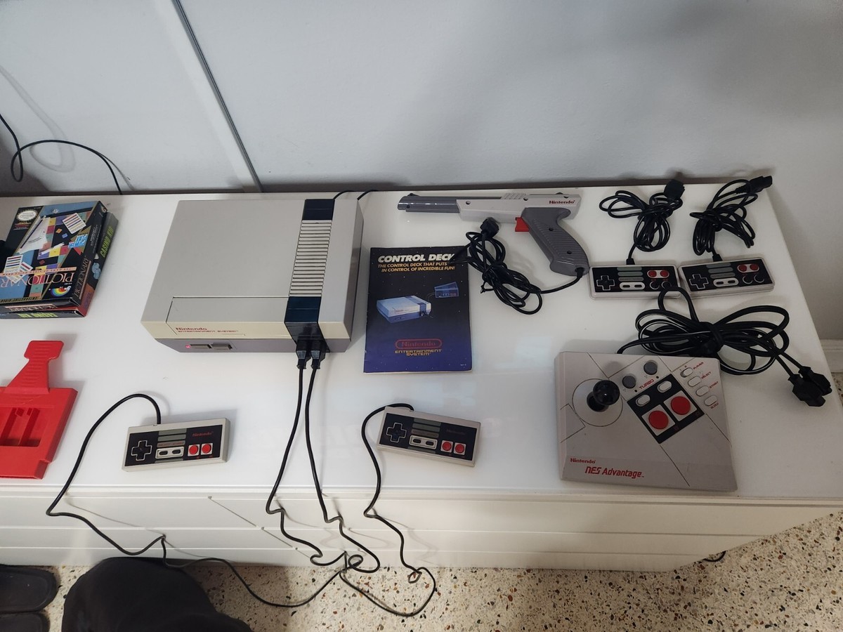 NES Console Original Nintendo Entertainment System 31 Game Bundle