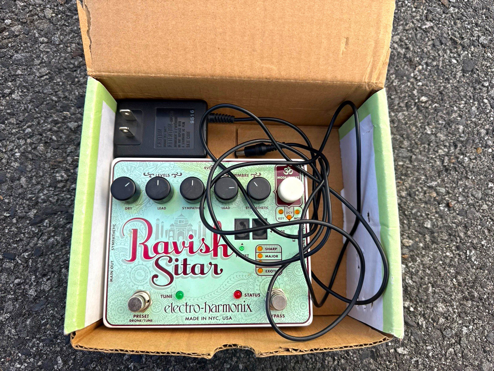 Electro-Harmonix Ravish Sitar Digital Multi-Effects Pedal for Electric Guitar