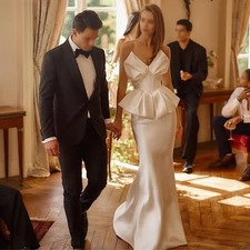 Elegant Mermaid Wedding Dress V-Neck Floor-Length Sweep Train Beach Bride Gown