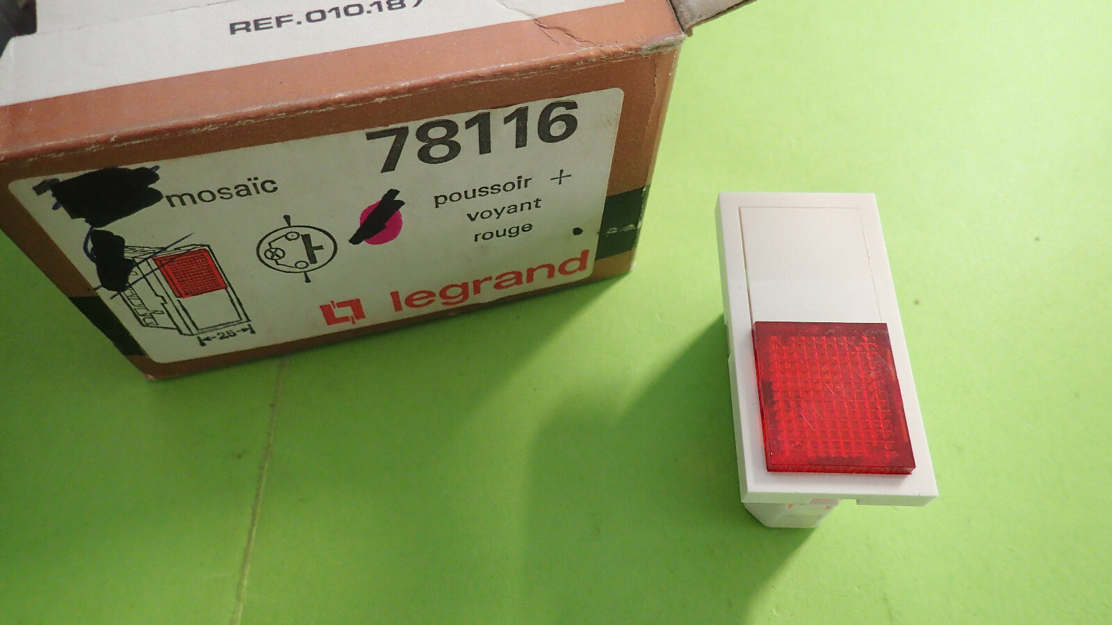 Poussoir Legrand 78116 Mosaic mécanisme bouton avec voyant rouge sans lampe