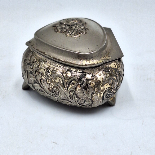 Vintage Herzform Schmuck Ring Box Rose Metall Silber Japan rotes Futter - Bild 9 von 11