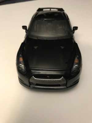 Maisto 1/24 日産　GT-R 2009 Amazon.com: Maisto 1:24 Scale 2009 Nissan GT-R Diecast