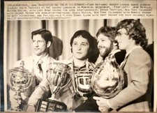 1976 NHL HOCKEY AWARDS PHOTO BRYAN TROTTER JEAN RATELLE BOBBY CLARKE MVP HHOF