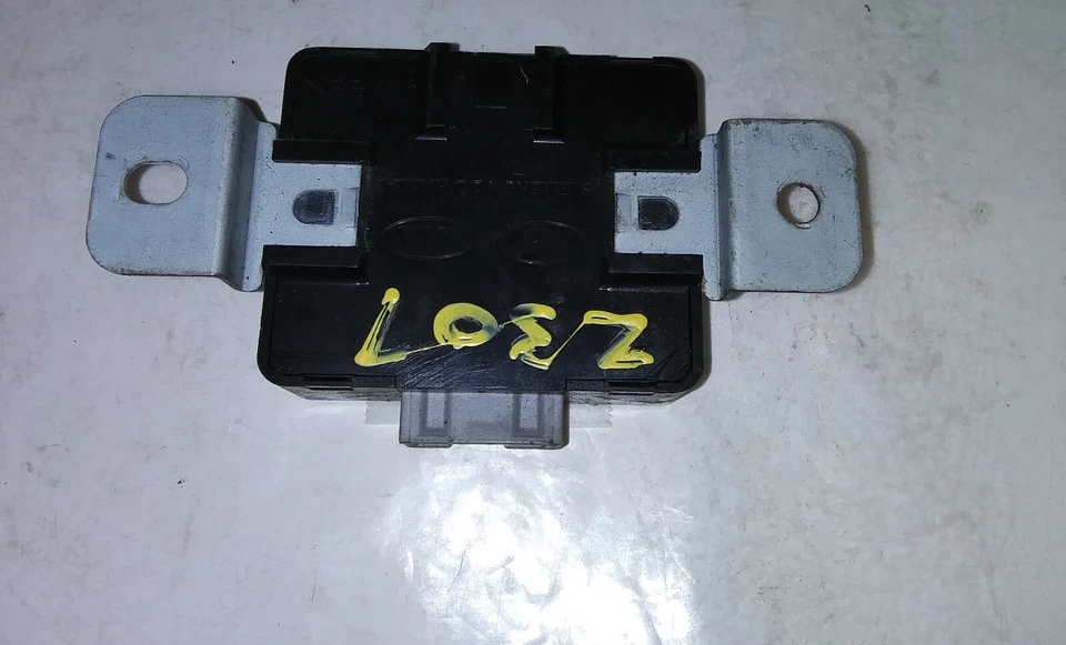 2011-2013 Kia Sorento park aid assist control module 95700-1U000 - Image 3 of 4