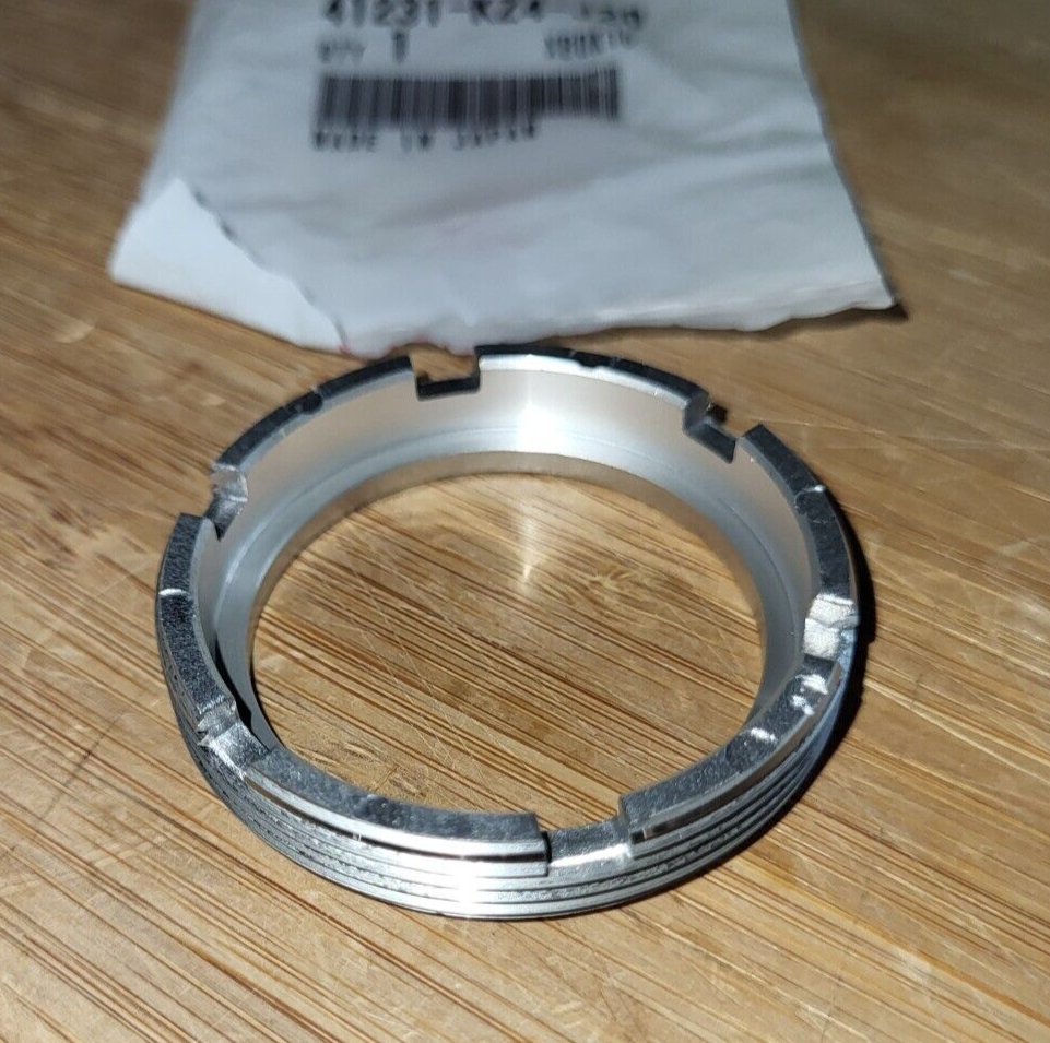90S RORRET リング　新品　レア　KOMY ローレット HONDA CR125, CR250, CR500 REAR WHEEL BEARING ALUMINUM NUT RETAINER