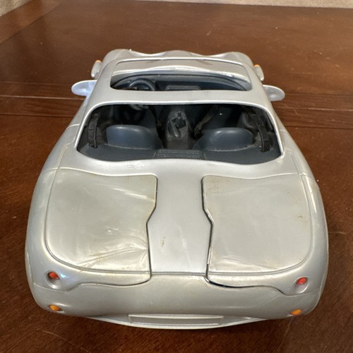 Mattel Looney Tunes Back in Action TVR Tuscan S Spy Car - Picture 9 of 11