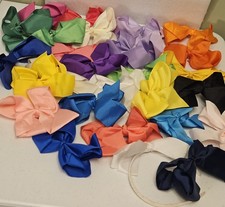 HAIR BOWS LOT OF 28 LARGE FOR GIRLS TODDLERS ASSORTED COLORS WITH HAIR CLIP NEW