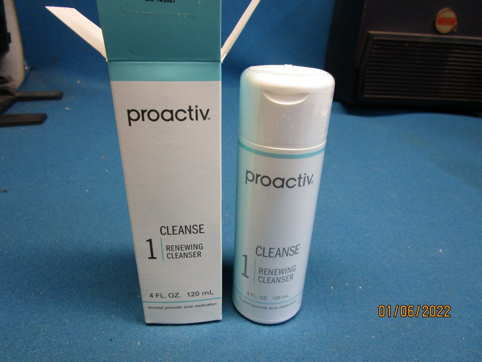 Proactiv #1 Renewing Cleanser 4 fl. oz. New Unopened EXPIRED 10/2021 