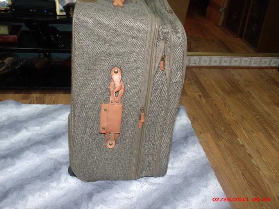 Hartmann Tweed leather trim Expandable 22" rolling wheeled Caryon luggage bag - Image 4 of 4