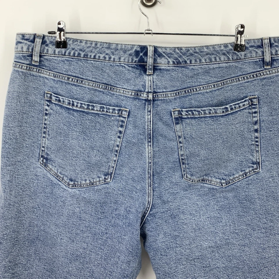 Lane Bryant Women Size 18 Shorts Light Wash Jean Boyfriend Bermuda Flex Magic - Image 4 of 4