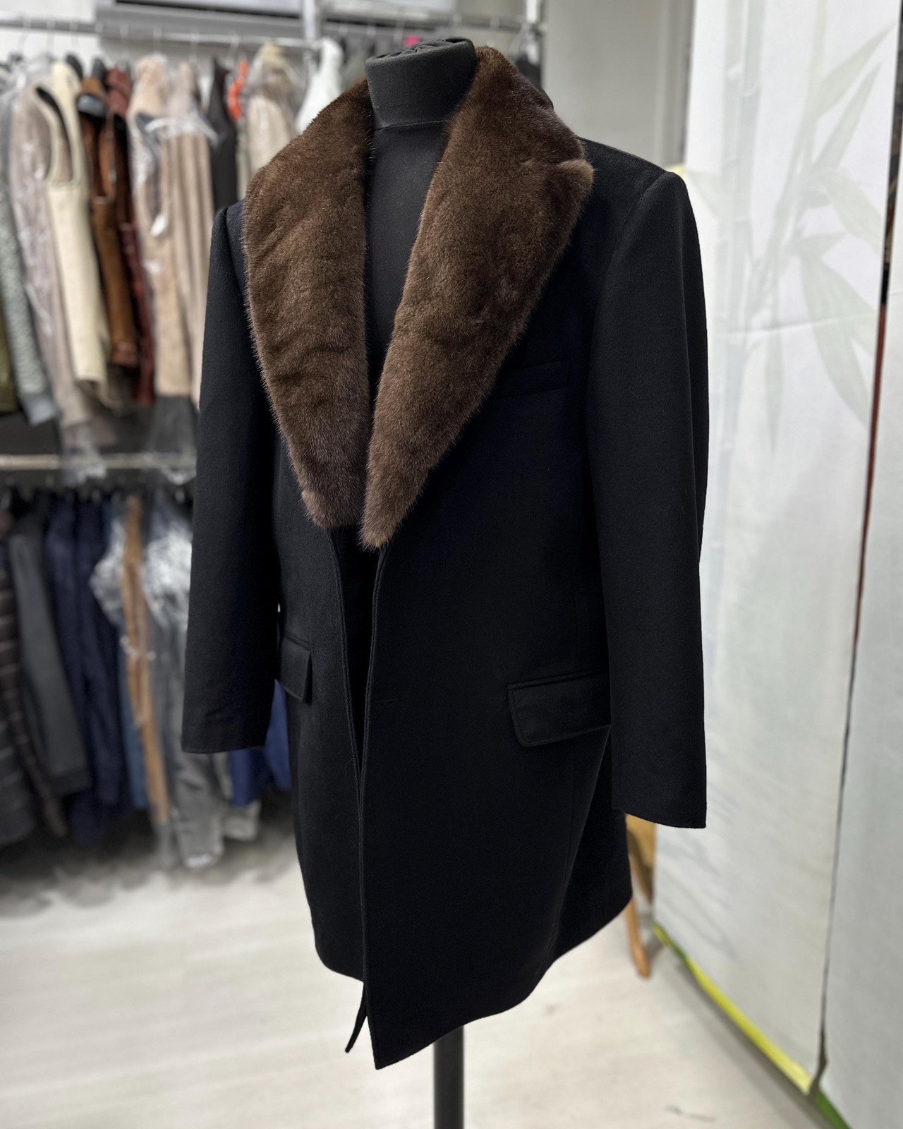 Men's Luxury Cashmere Black Overcoat | Genuine Mink Fur Collar Mahogany Winter image 4