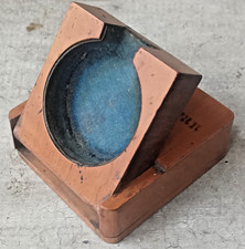 Porte montre à gousset en buis ... publicité Fontainebleau