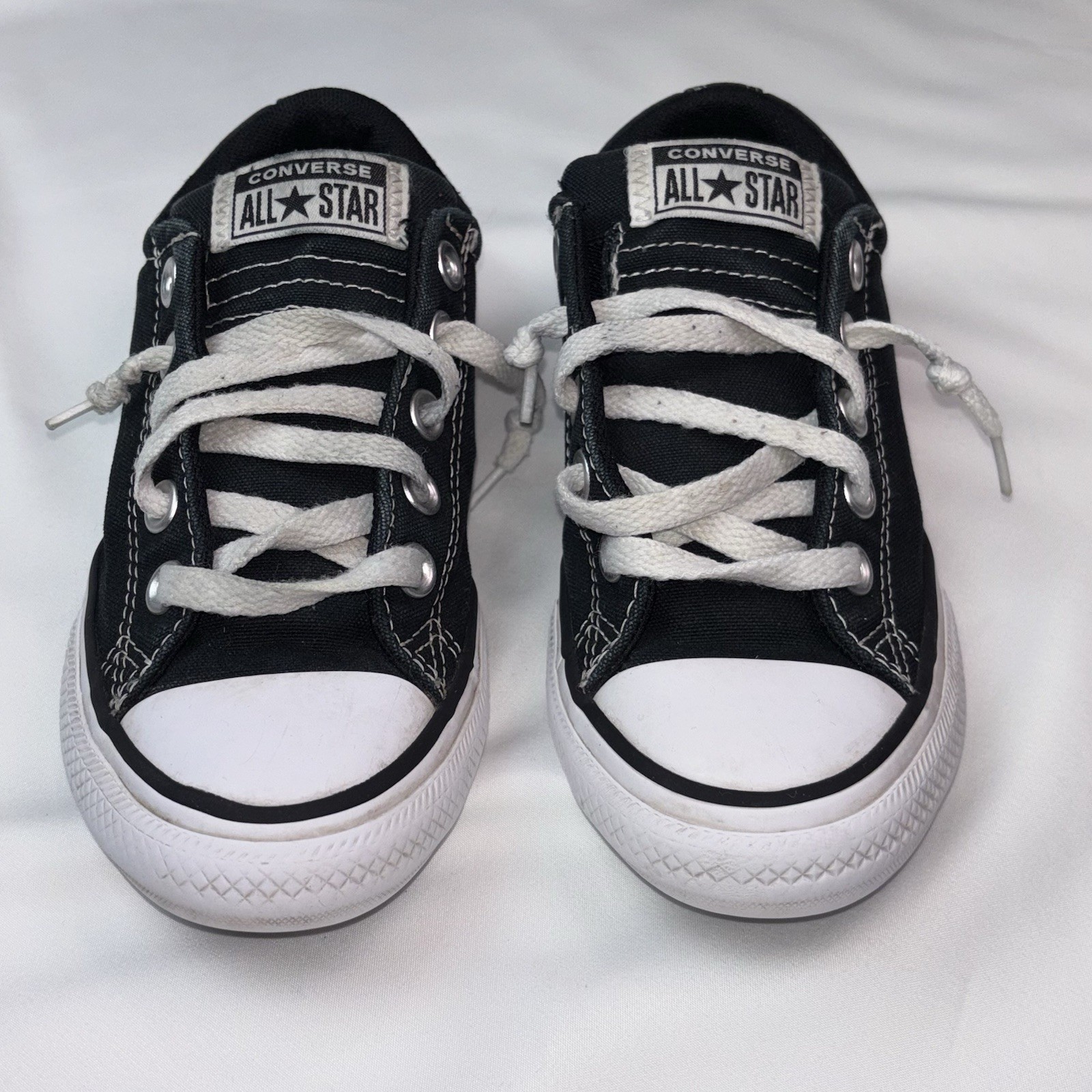 Converse Youth Chuck Taylor All Star Sneakers Youth Side Y1 US Pre Owned Good