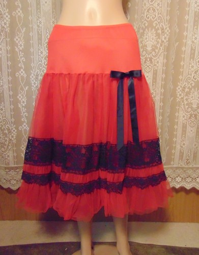 VTG 50s Snowdon Red w/ Black Lace Layered Nylon & Tulle Half Slip