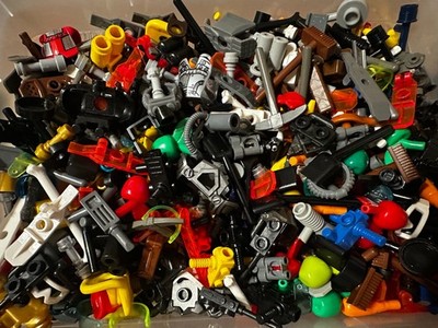 Lego Zubehör Teile für Figuren Minifiguren Utensilien Werkzeuge Waffen 100 Stück