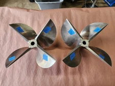 PAIR OF 4 BLADE 16 15/16" X 30P CLEAVER RACING SS PROPS, 26 SPLINE P10961 P10962