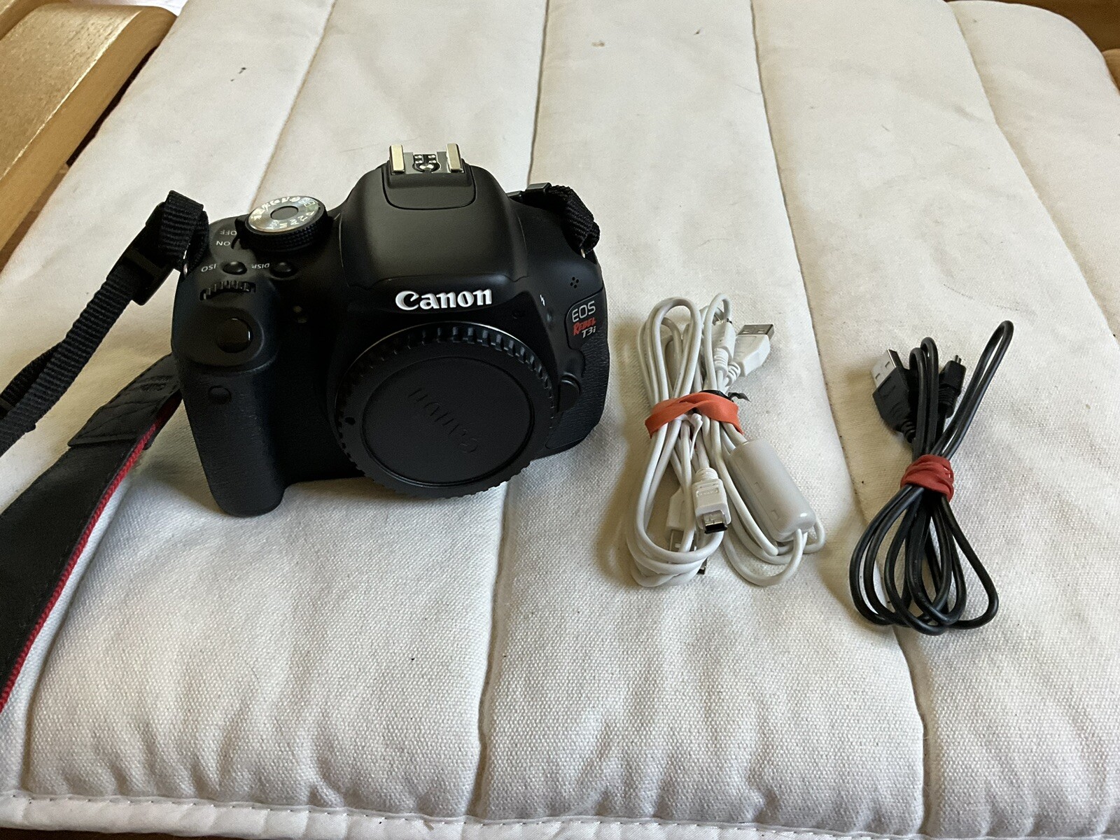 Canon EOS Rebel t3i Body only, Strap, Battery, Charger, Lens Cover, HDMI Cables