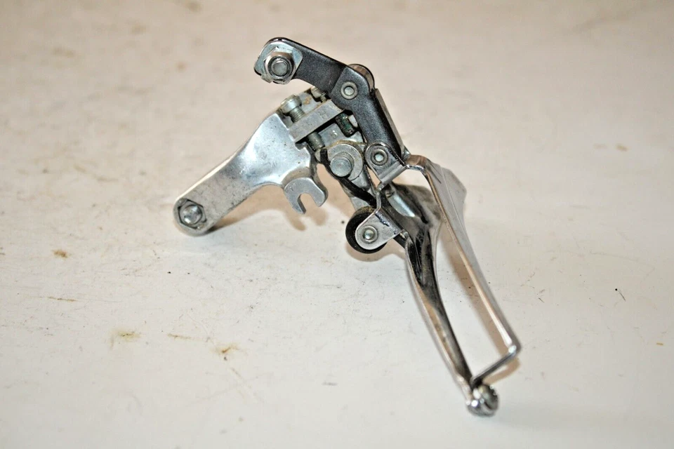 Тройной передний переключатель Suntour серебристый 26,8 мм с зажимом снизу тяга грузоотправитель США - Изображение 3 из 4