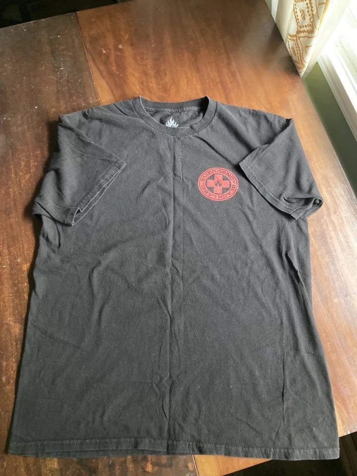 Black Label 短袖男式大号黑寡妇滑板 Lucero Grosso Hassan — 第 3/4 张图片