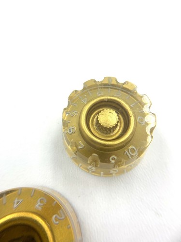(3) Original 1950’s 60's Gibson Barrel Knobs Volume And Tone Knobs 1 damaged - Picture 7 of 8