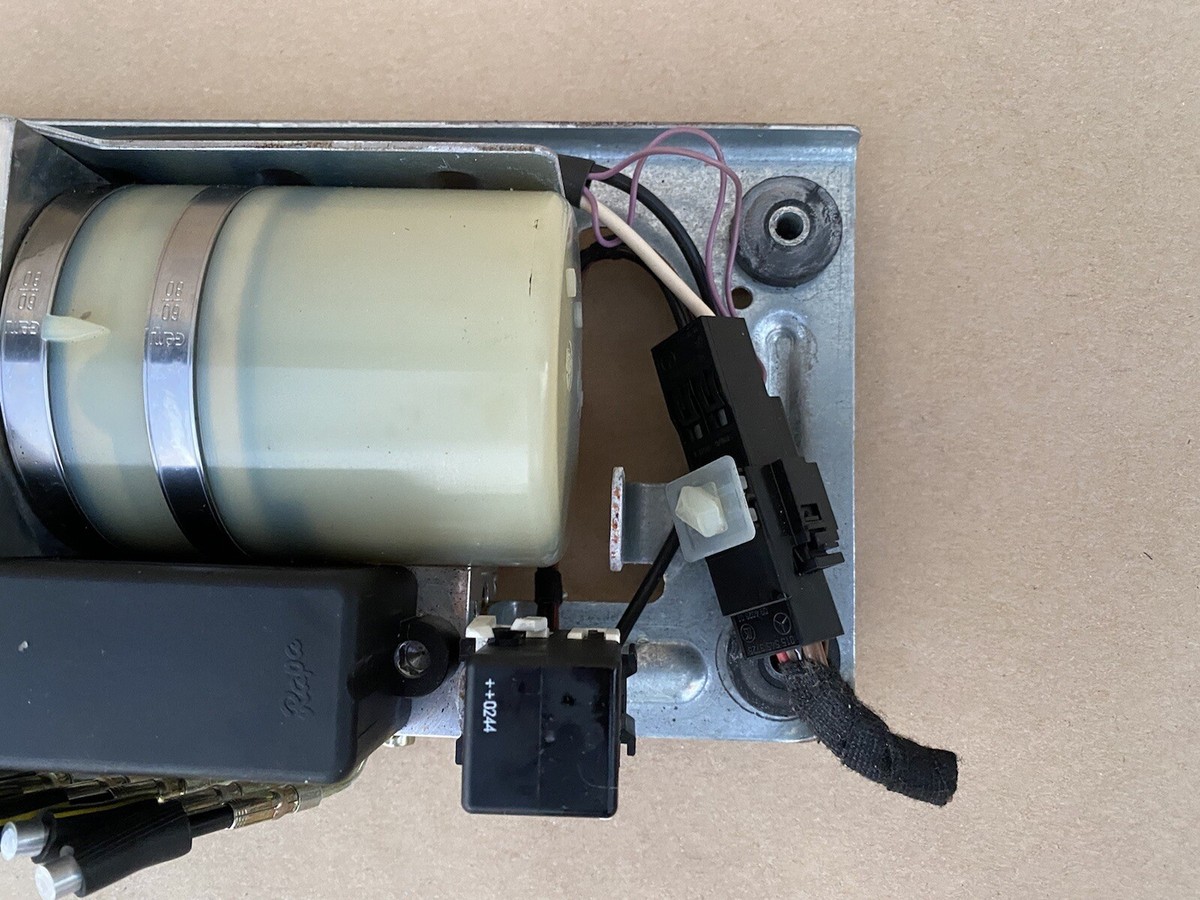 03-08 Mercedes R230 SL500 SL550 SL55 Convertible Hydraulic Pump