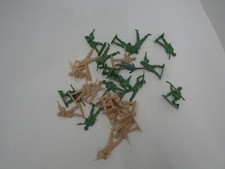Vtg 2"Green and tan Army Men Soldier Figure Greenbrier International Lot of 26