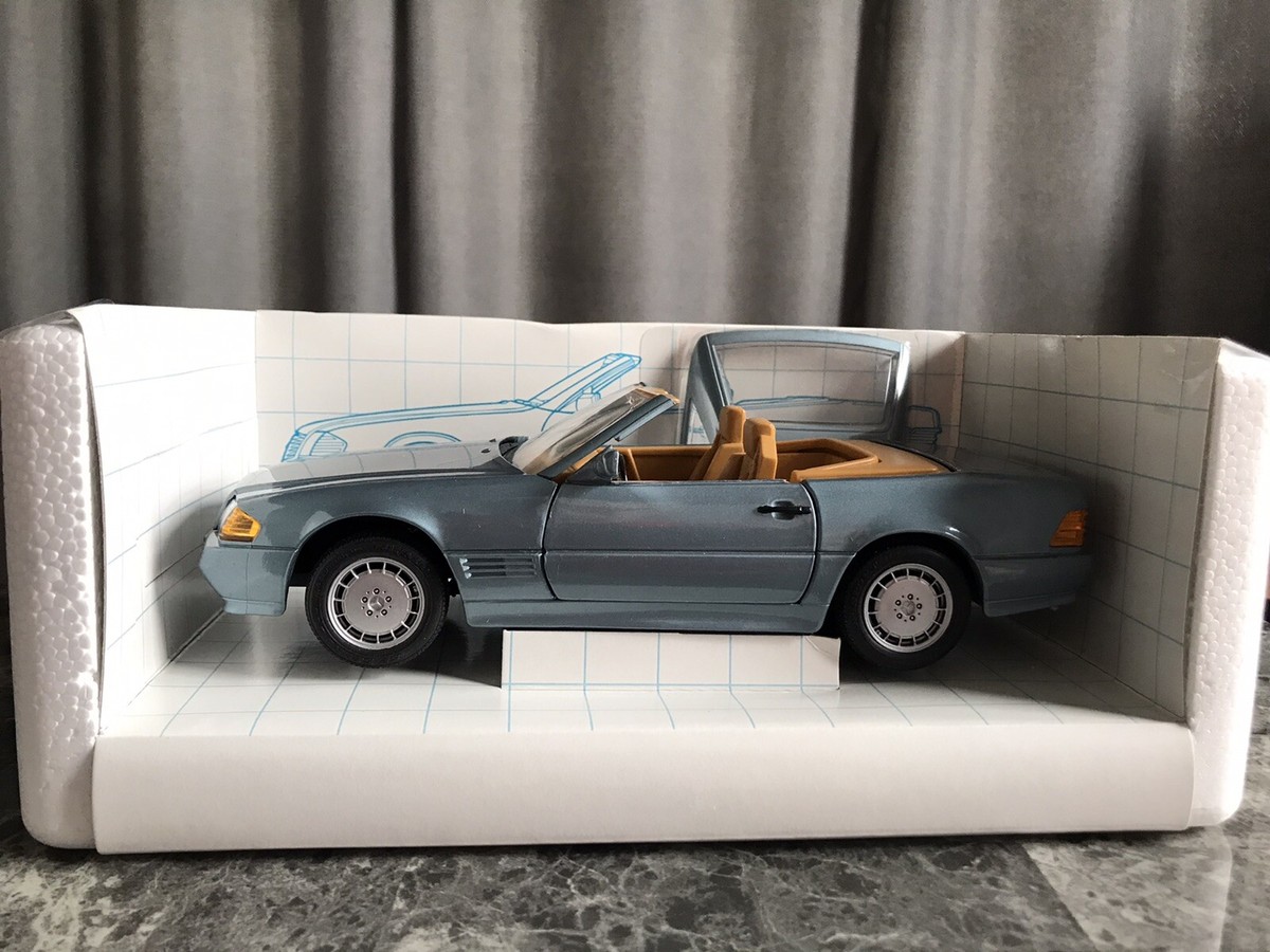 Mercedes 500 SL R129 – Revell 1/18 – Rouge – Hard Top – Occasion (boîte Abîmée)