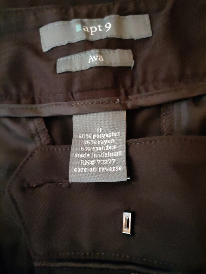 Apt. 9 Ava  women's capri pants size 8 dark brown low rise zip up EUC - Image 4 of 4
