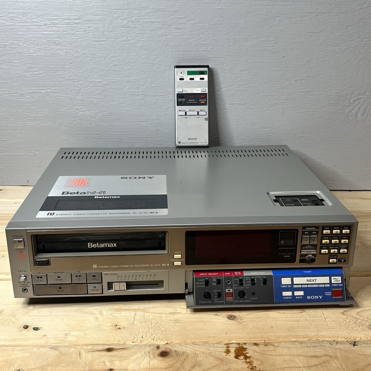 Sony SL-2710 Betamax player Hi-Fi Stereo VCR Video Recorder Powers