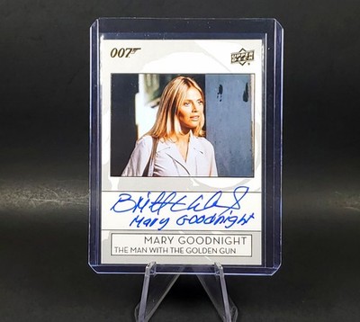 Britt Ekland Inscription Auto 2019 Upper Deck James Bond Man With the Golden Gun
