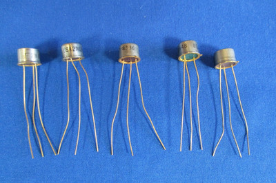 2N697 Germanium Transistor Gold Lead Mixed Lot of 5