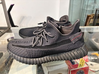 adidas Yeezy Boost 350 V2 Black Non-Reflective Size 9.5 Core Black Sneakers