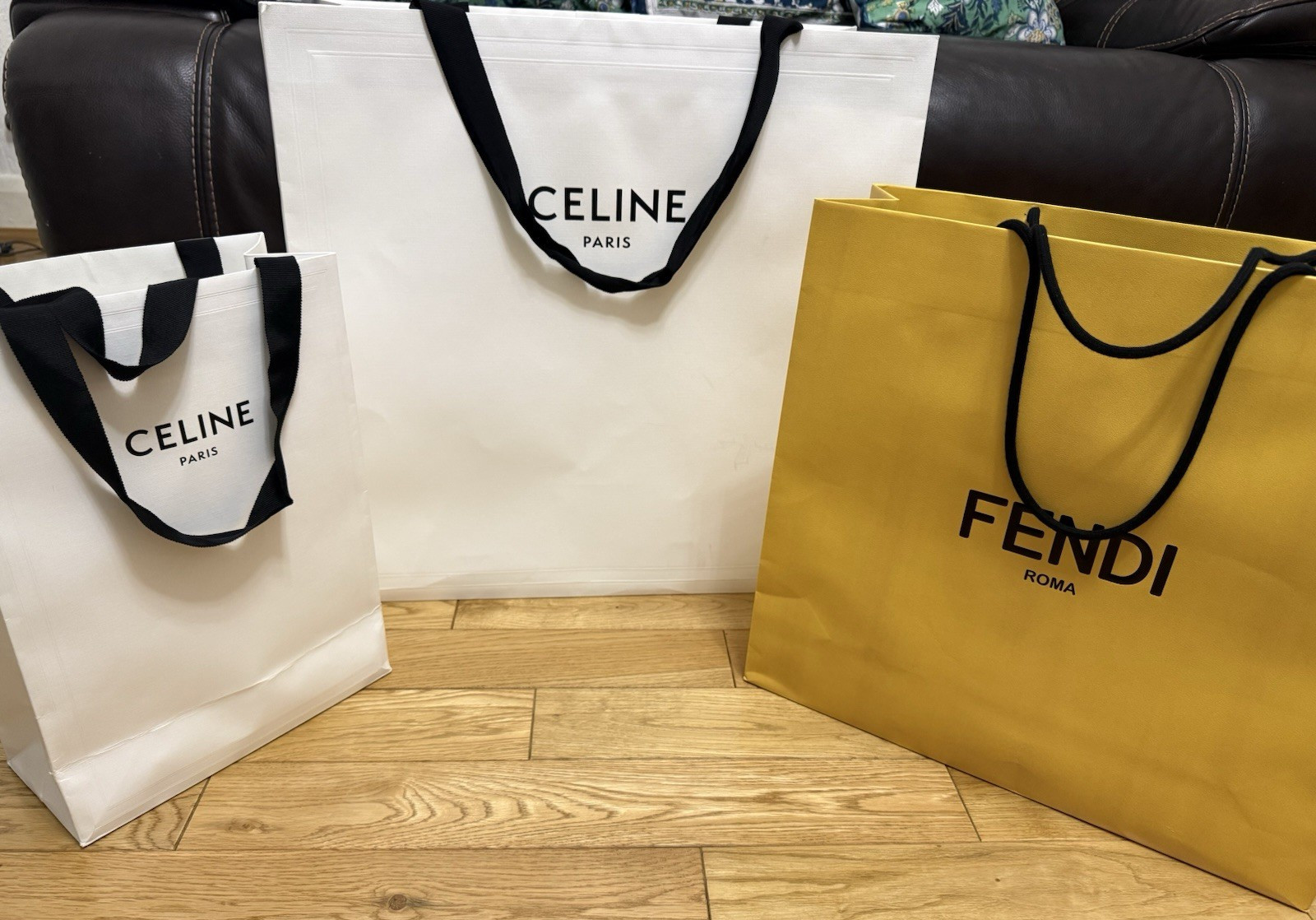 CELINE & FENDI Set Sacchetti Regalo di Carta, Bianco e Giallo, Borse Shopping Designer