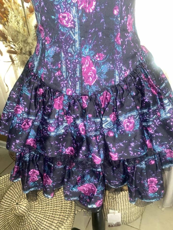 Betsey Johnson винтажное тюлевое платье с оборками с цветочным рисунком без бретелек размер 2 - Изображение 4 из 4