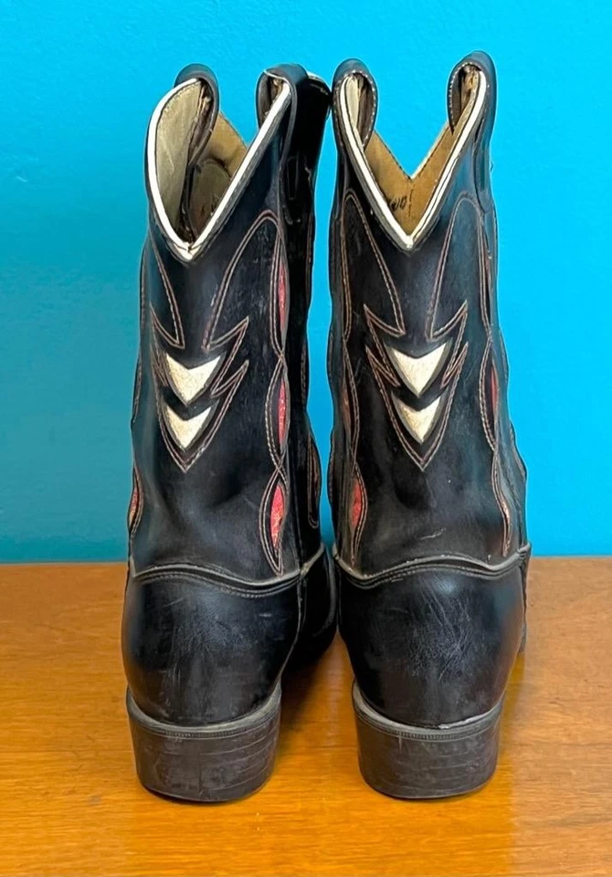 Vtg 70's Women's Cowboy Boots sz 6 D Black w/ Red & White Inlay Faux Leather - Image 3 of 4