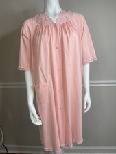 VTG Shadow Line Women's Peachy Pink Robe Night Gown Size Small Pockets Lace